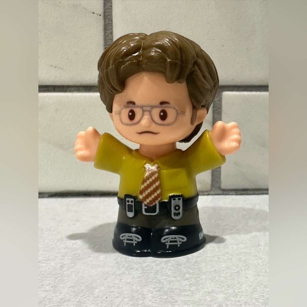 Fisher Price Little People Lot. Includes The Office Figure Set, Jim, Pam, Dwigh - Picture 9 of 11